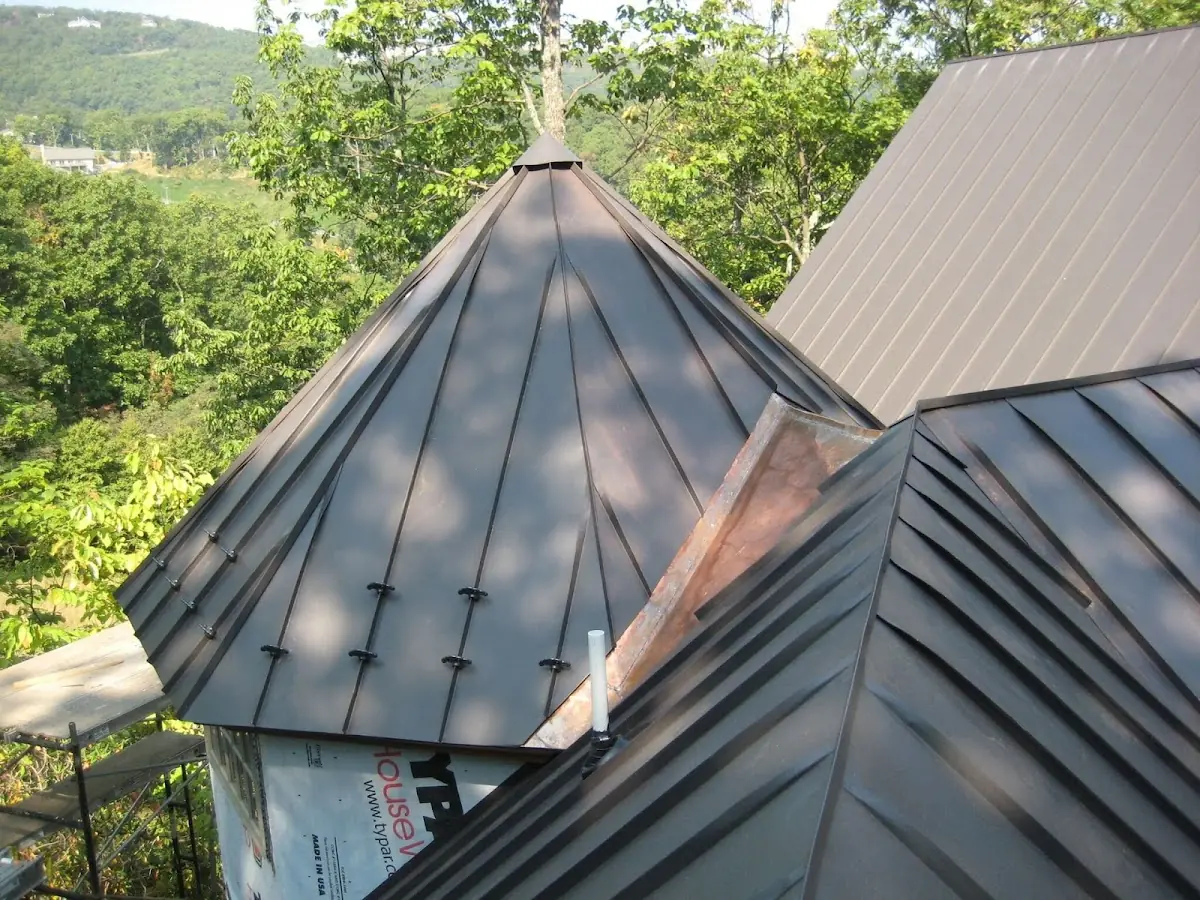 Professional Roof Tarp Installation by Craftsman Roofing in Las Flores